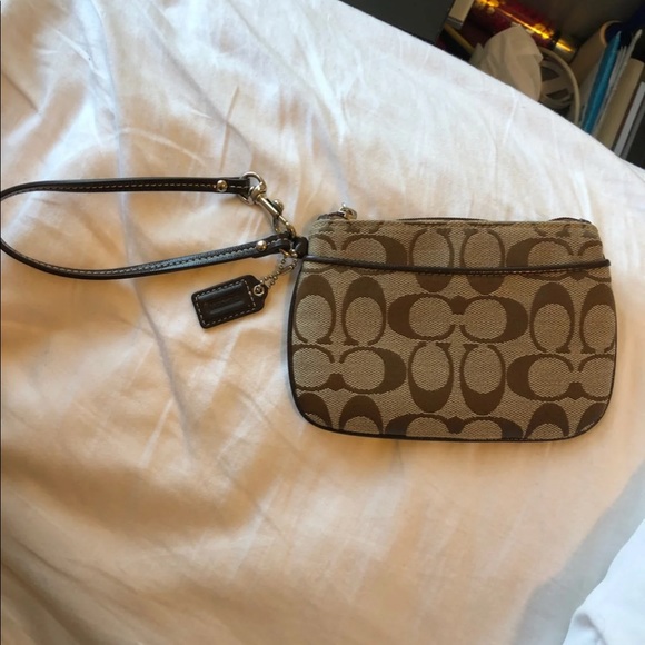 Coach wristlet - Picture 4 of 6